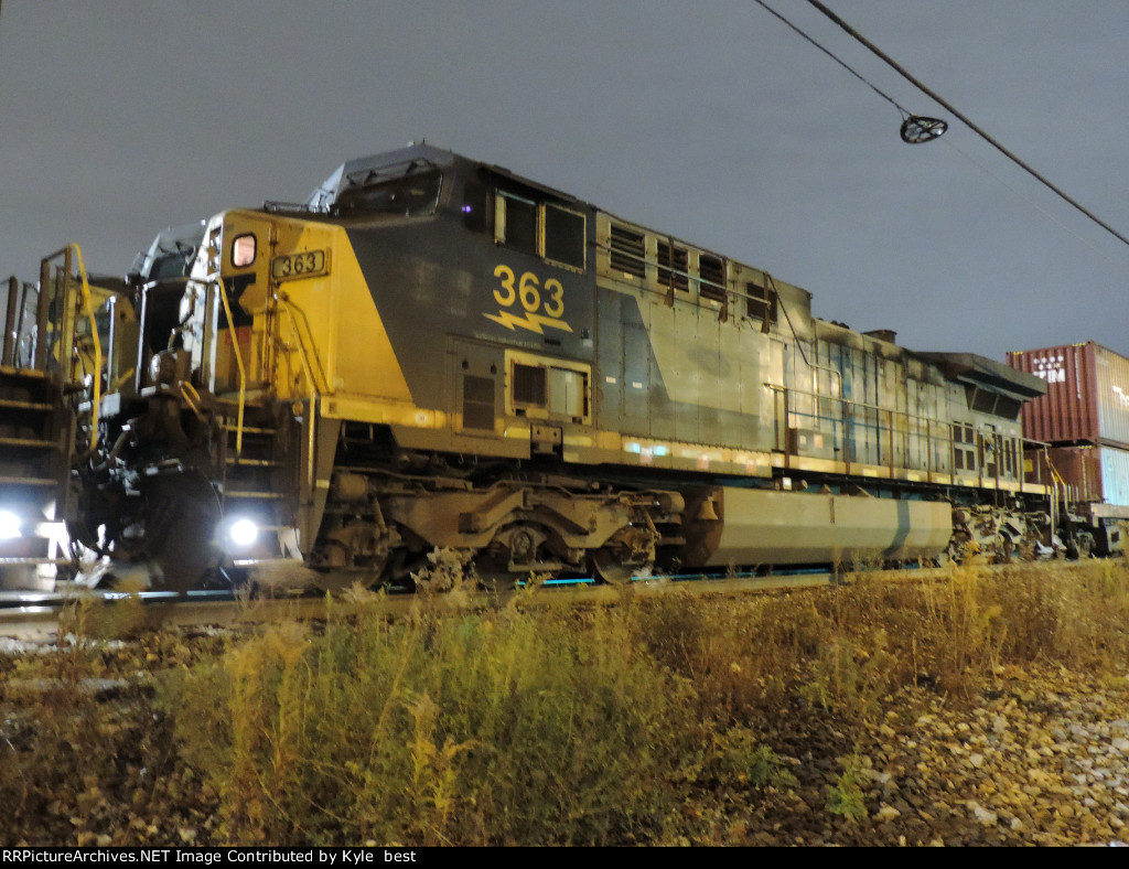 CSX 363 on I161